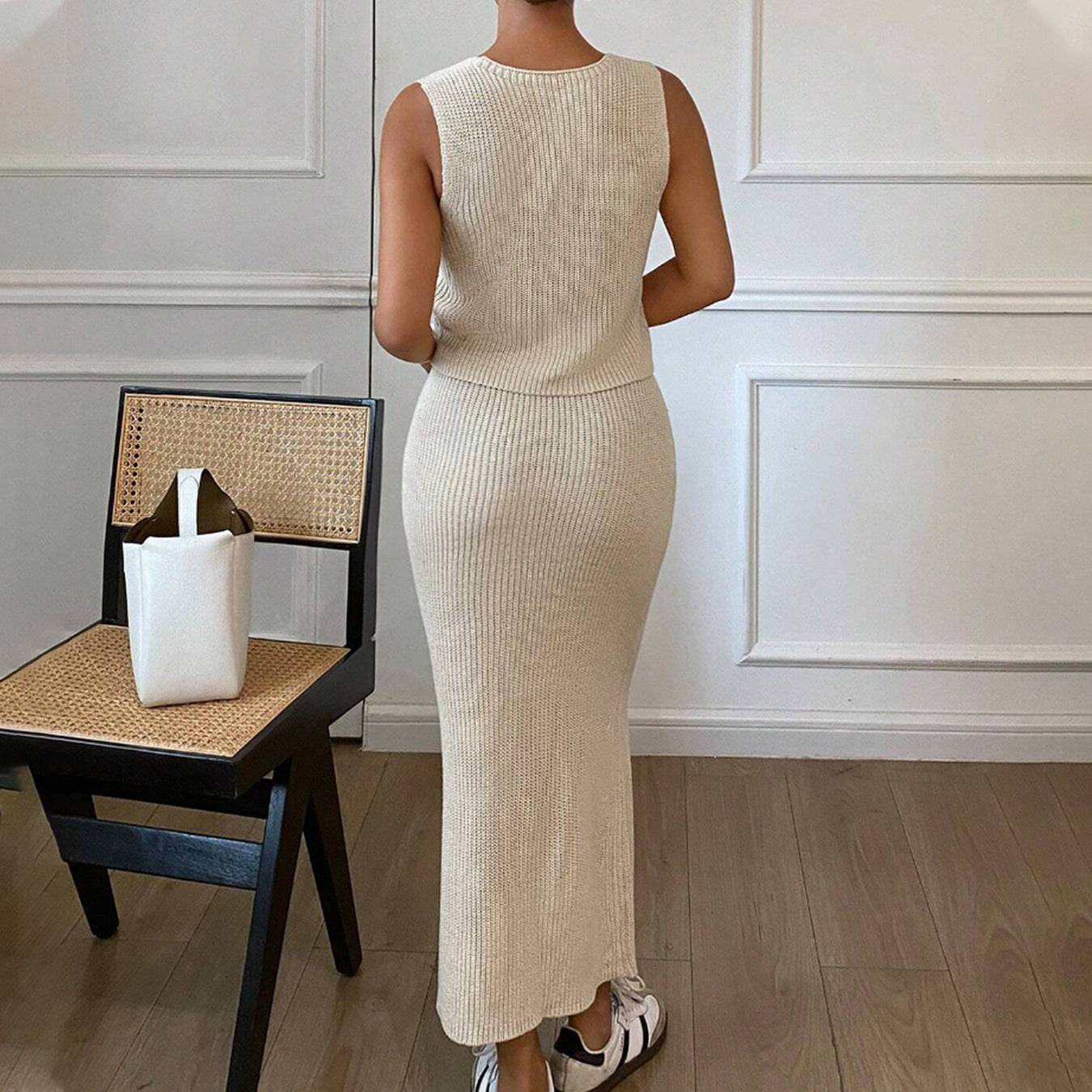 Three-Dimensional Flower Knitted Two-Piece Set – Sleeveless Vest & Skirt