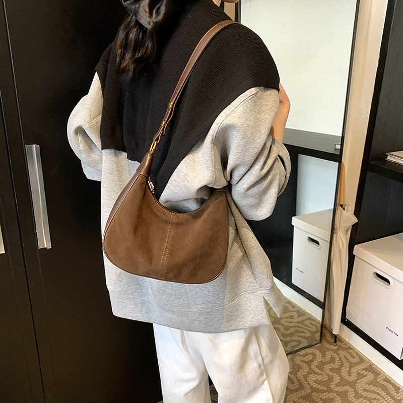 Retro Half-Moon PU Shoulder Bag – Urban Simplicity Crossbody with Zipper Compartments